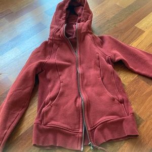 Lululemon sweatshirt